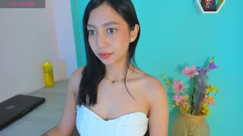 EMMA FOX online show from January 29, 2:32 pm