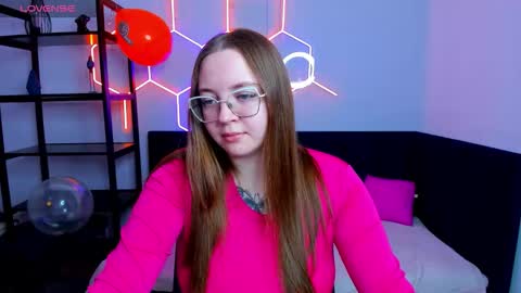 emma_adorablle online show from September 28, 1:45 am