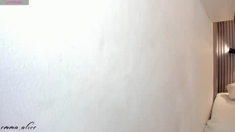 Snapshot of emma_alice_ chatting on October 6, 12:00 pm Alice online show from October 6, 12:00 pm