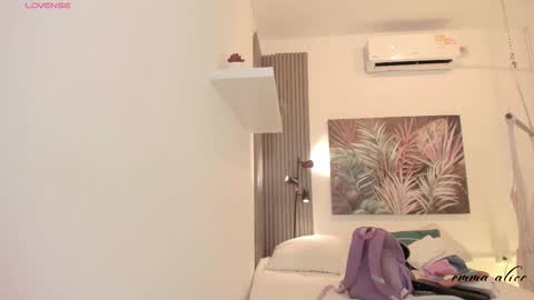 Snapshot of emma_alice_ chatting on October 13, 12:08 pm Alice online show from October 13, 12:08 pm