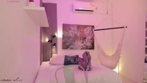 Snapshot of emma_alice_ chatting on September 29, 12:10 pm Alice online show from September 29, 12:10 pm