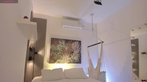 Alice online show from December 15, 10:20 am