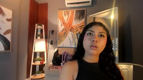 Snapshot of emma_alice_ chatting on October 7, 12:09 pm Alice online show from October 7, 12:09 pm