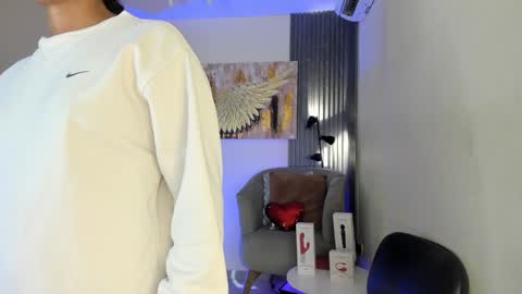 Snapshot of emma_alice_ chatting on January 30, 12:27 pm Alice online show from January 30, 12:27 pm