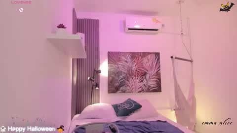 Snapshot of emma_alice_ chatting on October 15, 12:19 pm Alice online show from October 15, 12:19 pm