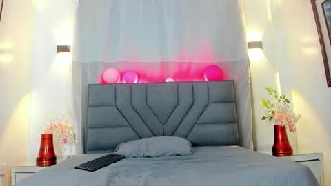 emma_ayala online show from October 11, 9:06 pm