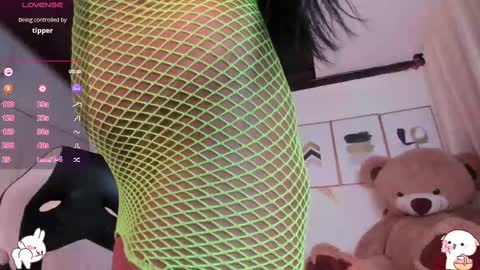 Snapshot of emma_carterr1 chatting on December 14, 1:27 am pau online show from December 14, 1:27 am