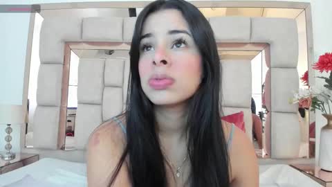Snapshot of emma_castilloo chatting on February 18, 12:28 pm Emma Castillo online show from February 18, 12:28 pm