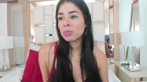 Snapshot of emma_castilloo chatting on March 1, 8:53 pm Emma Castillo online show from March 1, 8:53 pm