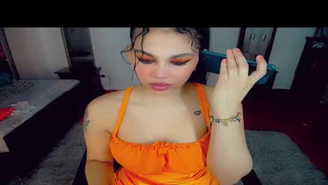 Snapshot of emma_diva chatting on February 5, 11:06 pm emma online show from February 5, 11:06 pm