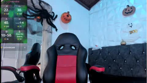 Snapshot of emma_dl2 chatting on October 13, 5:37 pm emma_dl2 online show from October 13, 5:37 pm