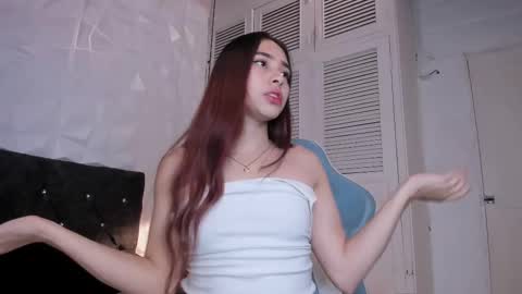 Snapshot of emma_dl2 chatting on February 24, 6:58 pm emma_dl2 online show from February 24, 6:58 pm
