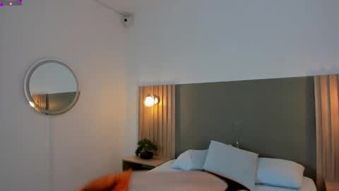 Snapshot of emma_fhox chatting on September 26, 3:04 am E M M A online show from September 26, 3:04 am