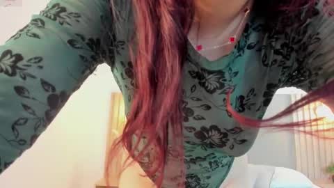 Snapshot of emma_fhox chatting on October 18, 2:58 am E M M A online show from October 18, 2:58 am