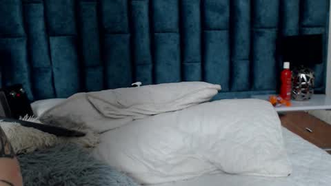 Snapshot of emma_foxi chatting on October 11, 12:04 am Emma online show from October 11, 12:04 am