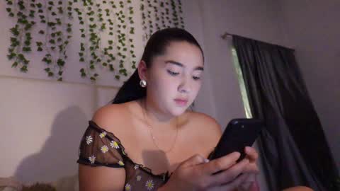 Snapshot of emma_johnson_ chatting on October 1, 2:49 am emma_johnson_ online show from October 1, 2:49 am