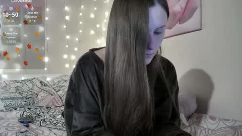 emma_just online show from November 21, 8:27 am