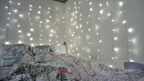 emma_just online show from January 9, 8:08 am