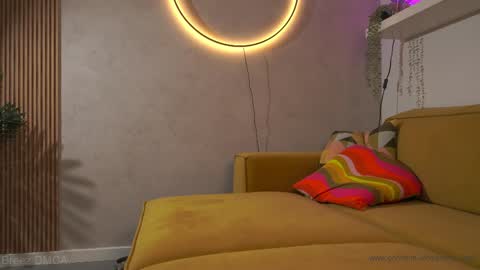    online show from April 26, 6:33 am