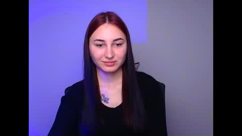 Snapshot of emma_loon chatting on February 8, 8:21 pm Emma online show from February 8, 8:21 pm