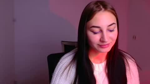 Snapshot of emma_loon chatting on January 3, 6:11 am Emma online show from January 3, 6:11 am