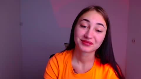Snapshot of emma_loon chatting on December 15, 6:18 am Emma online show from December 15, 6:18 am