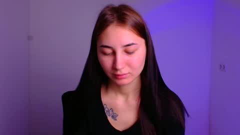Snapshot of emma_loon chatting on January 15, 6:01 am Emma online show from January 15, 6:01 am