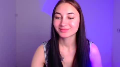 Snapshot of emma_loon chatting on December 22, 6:28 am Emma online show from December 22, 6:28 am