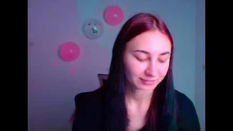 Snapshot of emma_loon chatting on February 13, 6:09 am Emma online show from February 13, 6:09 am