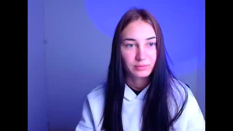 Snapshot of emma_loon chatting on February 2, 5:42 am Emma online show from February 2, 5:42 am