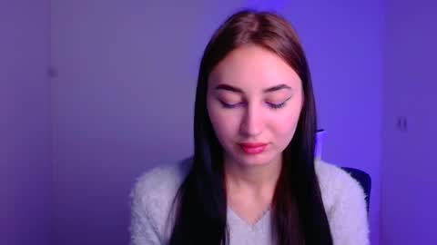 Snapshot of emma_loon chatting on January 7, 6:05 am Emma online show from January 7, 6:05 am
