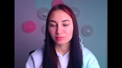 Snapshot of emma_loon chatting on February 20, 5:55 am Emma online show from February 20, 5:55 am