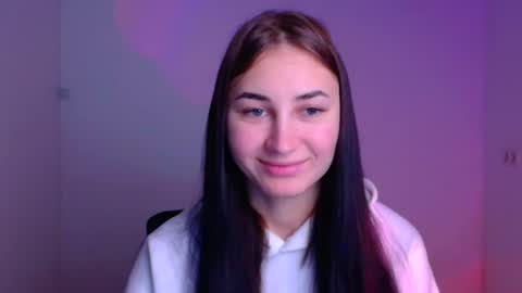 Snapshot of emma_loon chatting on December 31, 6:05 am Emma online show from December 31, 6:05 am