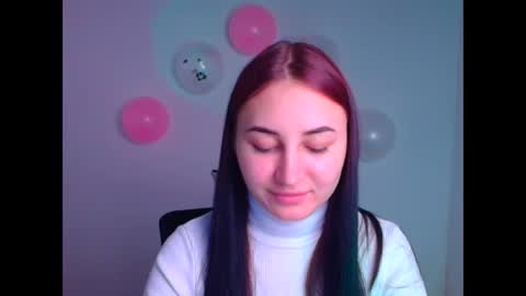 Snapshot of emma_loon chatting on February 14, 6:29 pm Emma online show from February 14, 6:29 pm
