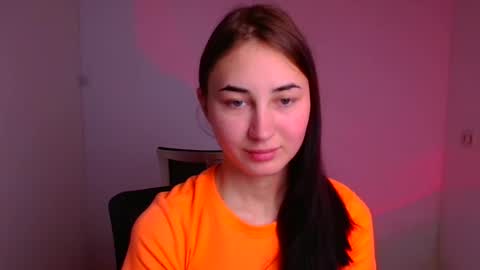 Snapshot of emma_loon chatting on December 14, 7:07 am Emma online show from December 14, 7:07 am