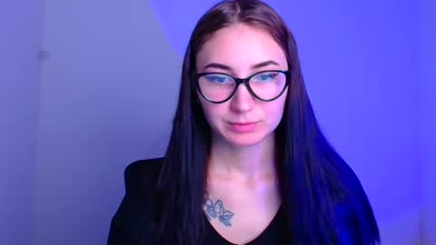 Snapshot of emma_loon chatting on January 22, 5:59 am Emma online show from January 22, 5:59 am