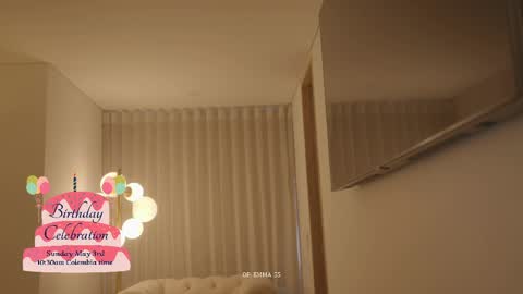 emma_lu1 online show from April 28, 10:13 pm