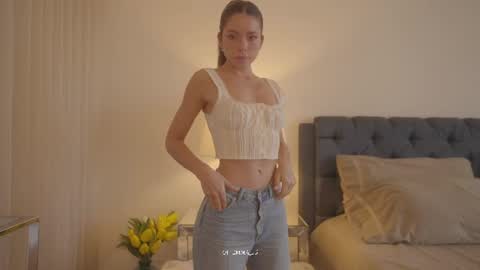emma_lu1 online show from July 16, 9:19 pm