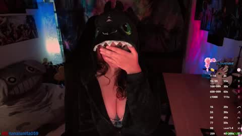 Snapshot of emma_luna059 chatting on October 29, 10:01 pm LUNA online show from October 29, 10:01 pm