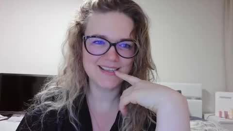 emma_misty_ online show from February 3, 8:12 pm