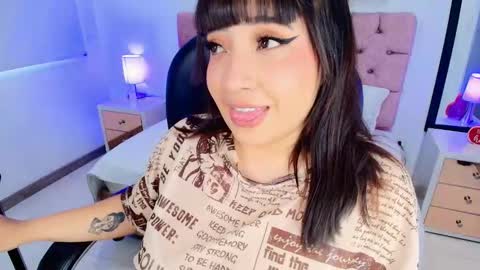 Emma Monserratt online show from March 23, 6:36 pm