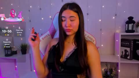 Emma online show from November 4, 1:32 am