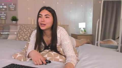 Emma online show from September 25, 9:19 am