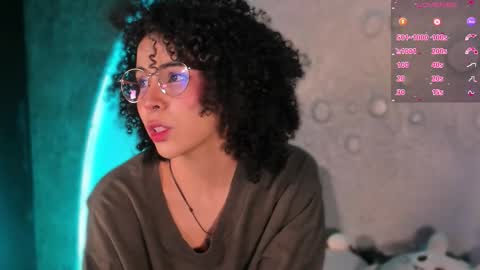 Snapshot of emma_nakamura chatting on October 27, 10:11 am online show from October 27, 10:11 am