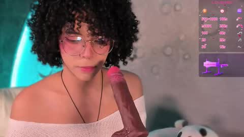 Snapshot of emma_nakamura chatting on October 1, 10:53 am online show from October 1, 10:53 am