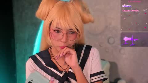 Snapshot of emma_nakamura chatting on October 21, 10:19 am online show from October 21, 10:19 am