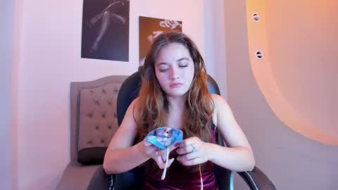 emma online show from September 19, 4:44 am