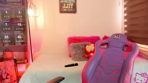 EMMA  online show from February 11, 5:58 pm