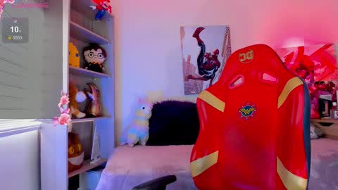 EMMA  online show from November 6, 7:20 pm