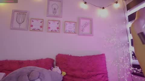 EMMA  online show from October 4, 7:29 pm